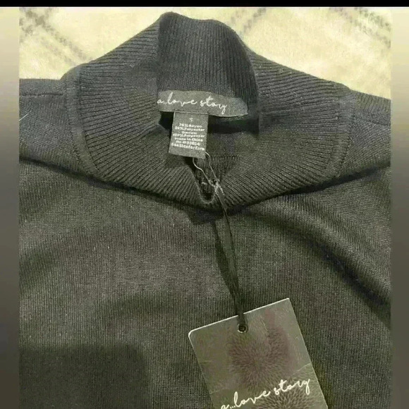 Fancy black knit top - Picture 3 of 3